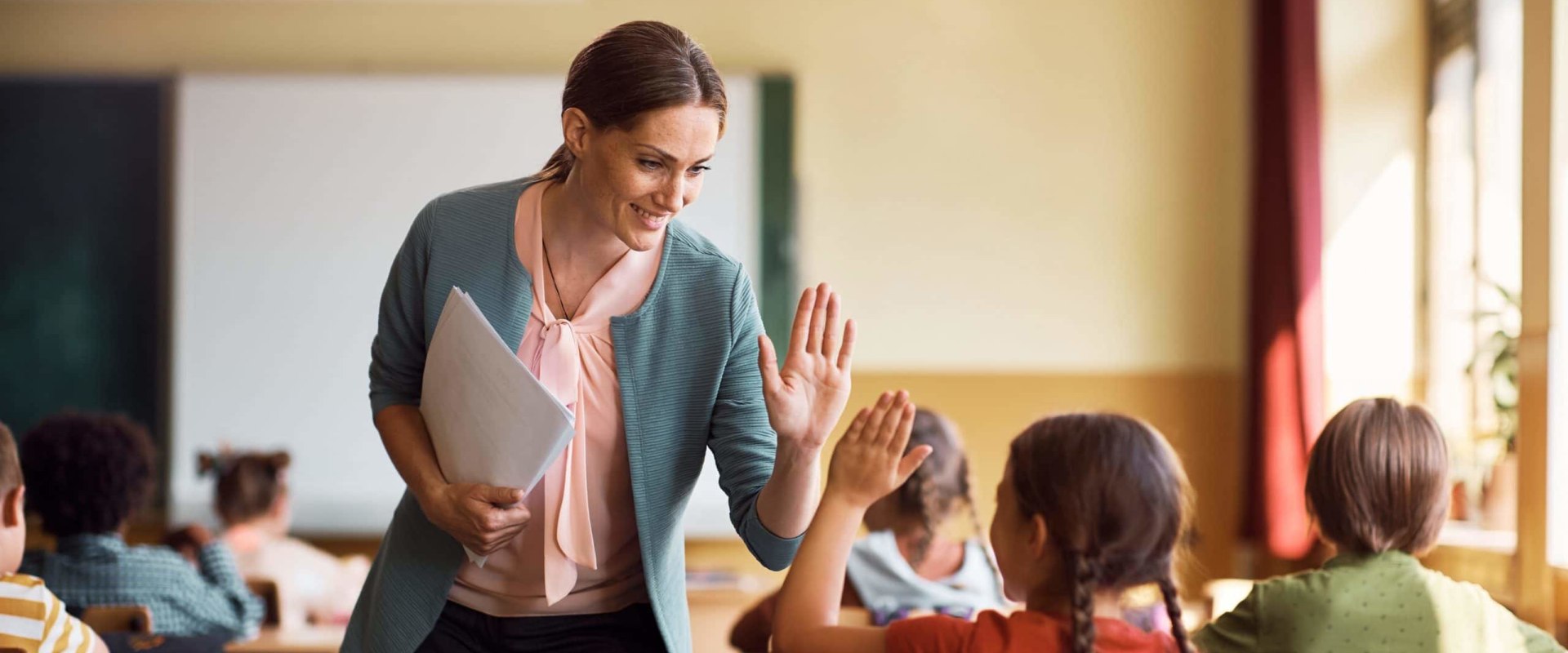 the-essential-role-of-a-teacher-in-nurturing-students-potential
